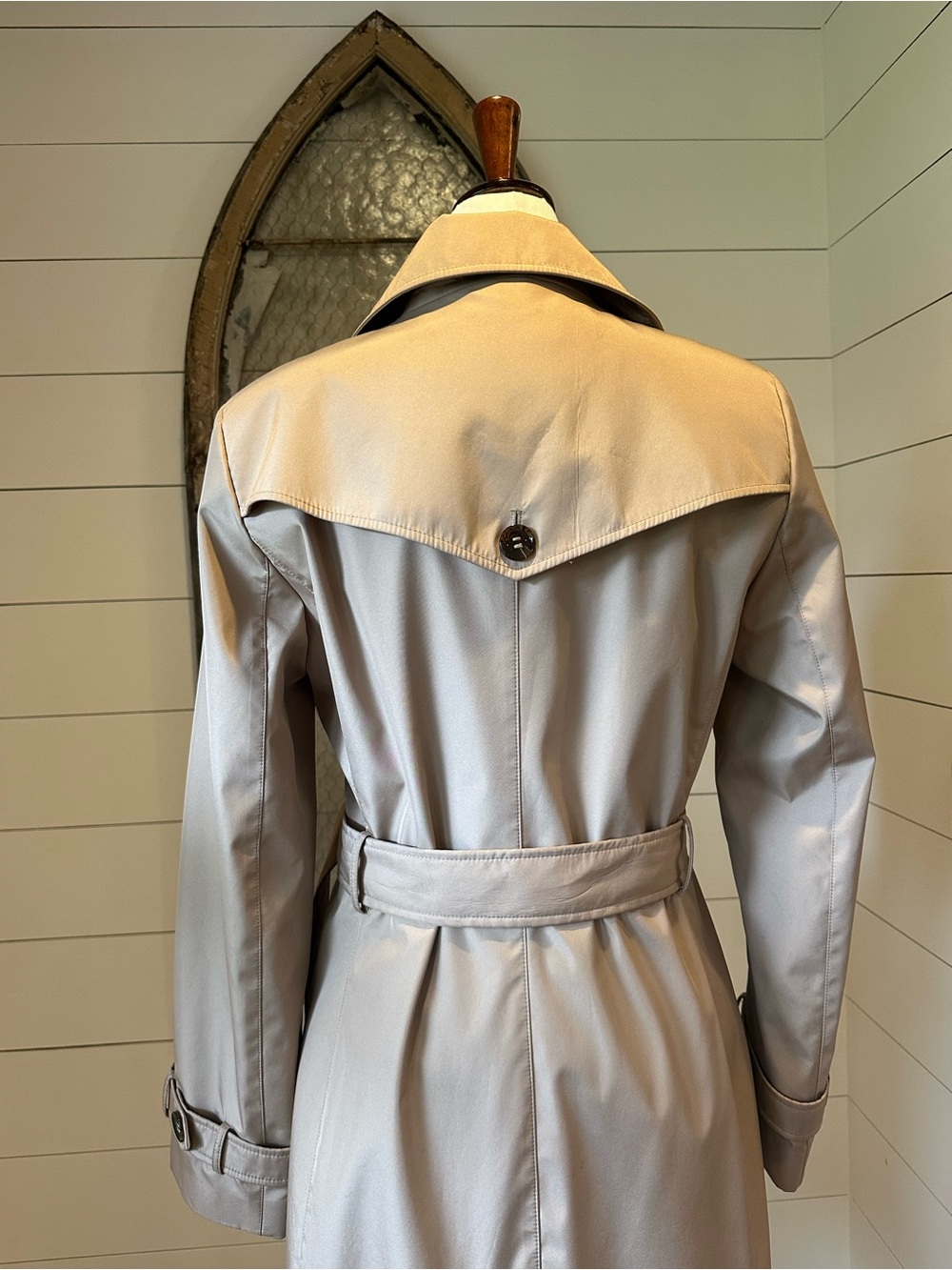 Calvin Klein Classic Double-Breasted Trench Coat - Tan 90’s Preppy Neutral - Picture 4 of 12